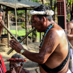 FOTO 2 Indígenas Palikur-Arukwayene tocando