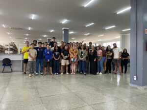 Leia mais sobre o artigo Biblioteca Central recebe visita técnica de estudantes do Curso de Educação Física da UNIFAP