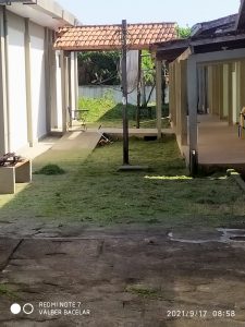 A Secretaria Municipal de Meio Ambiente (SEMMAM) articula a realização de serviços de roçagem nas dependências Campus Binacional de Oiapoque (UNIFAP)