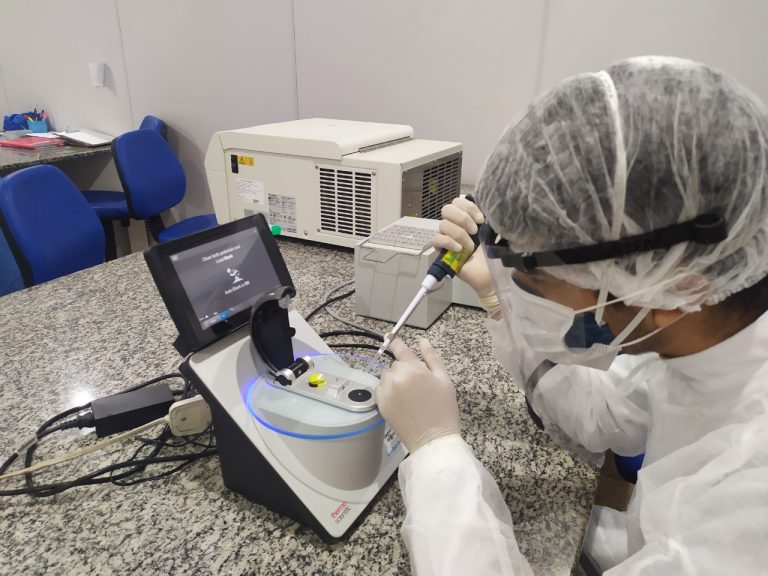Read more about the article Projeto “Testes Randomizados” realiza testagem de Covid-19 na população